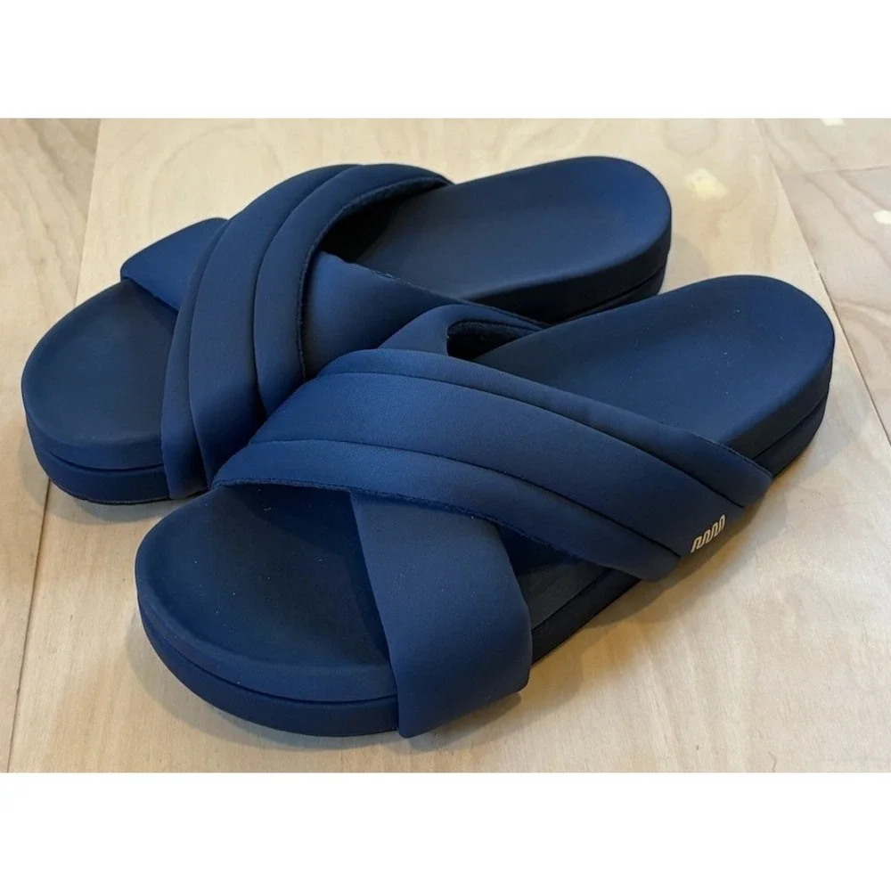 Commbi The Huggy Slide Sandals Comfort Slip-On Navy Blue Casual Women's 8 EUC